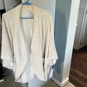 NWT Athleta Cocoon Wrap